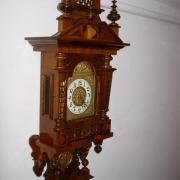 Gründerzeit Freischwinger Nussbaum und Buche restauriert um 1890 Uhrwerk überholt Zifferblattring Emailiert Pentel mit Engeln 44 b 20 t 114 h  950 €
